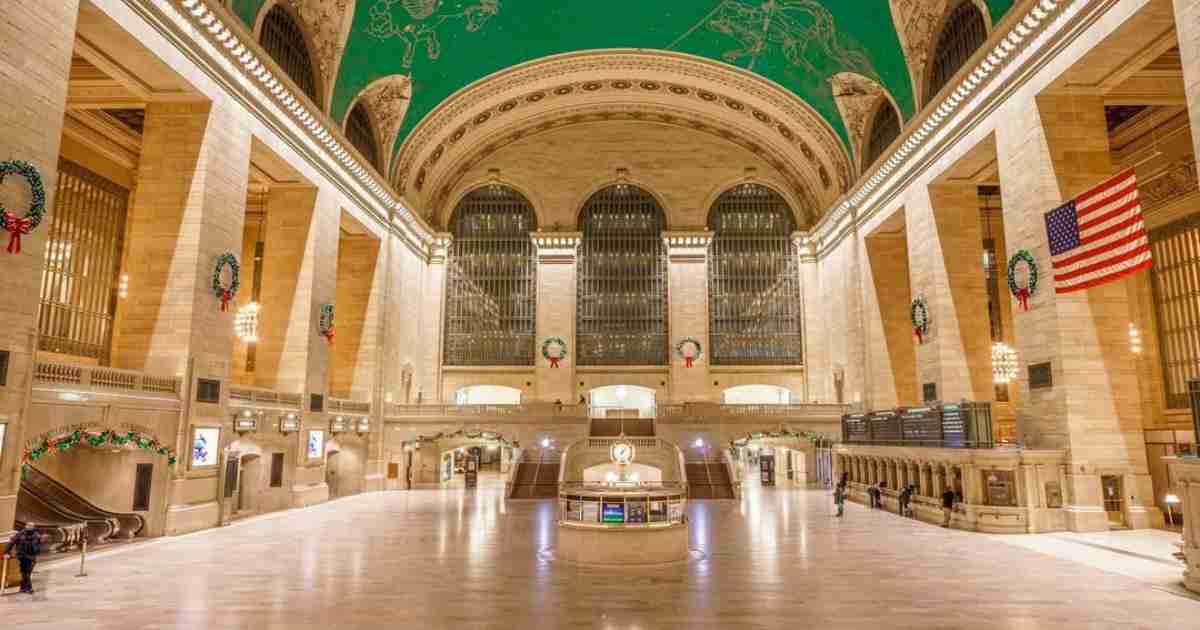 The interior of Grand Central Station before passengers have arrived
