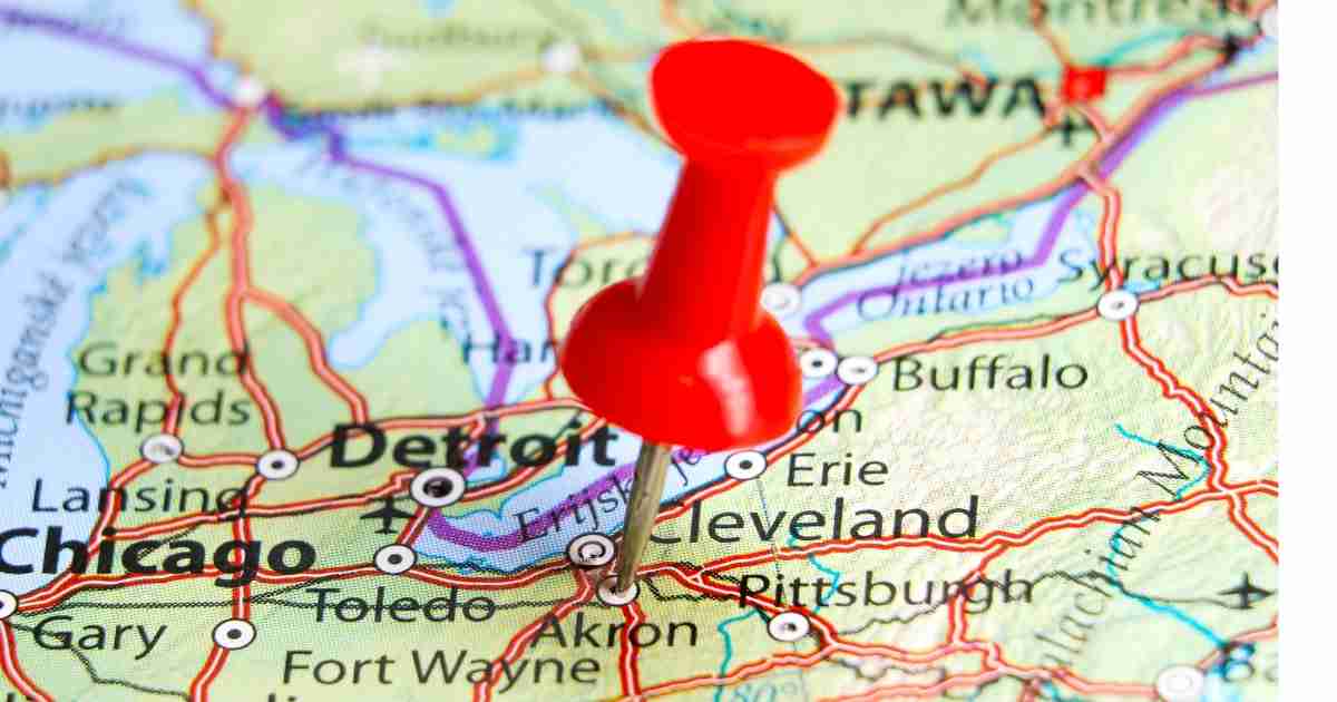Akron and Detroit on a map. 